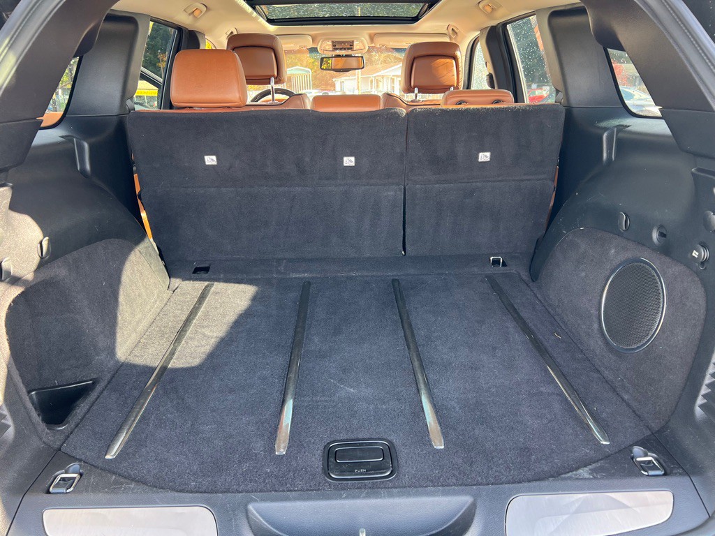 2011 Jeep Grand Cherokee Image 25