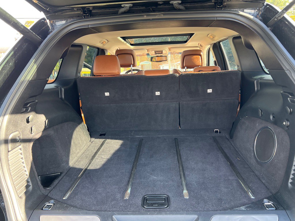 2011 Jeep Grand Cherokee Image 30