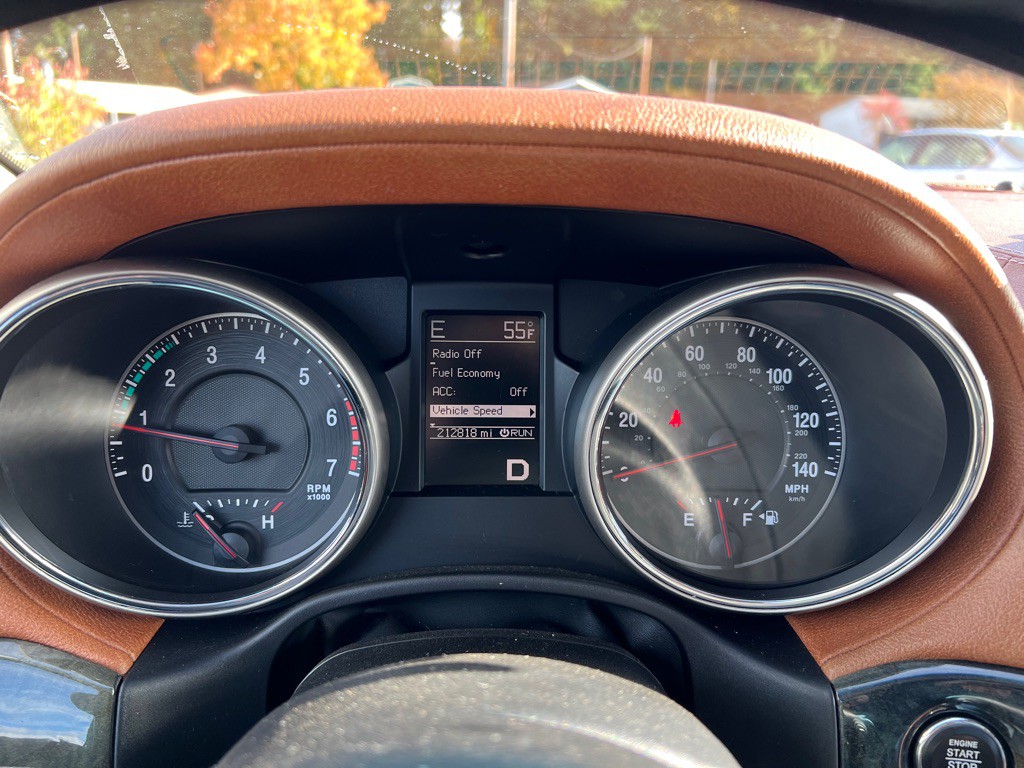 2011 Jeep Grand Cherokee Image 35