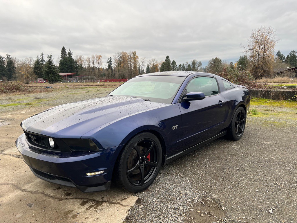 2010 Ford Mustang Image 2