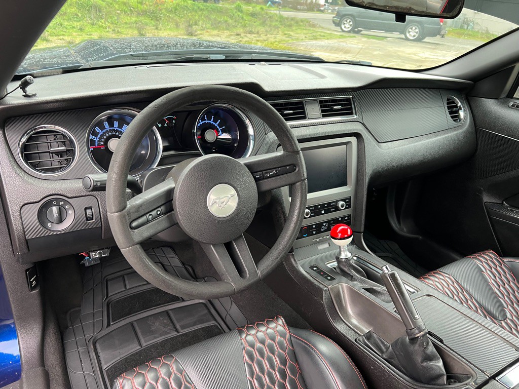 2010 Ford Mustang Image 34