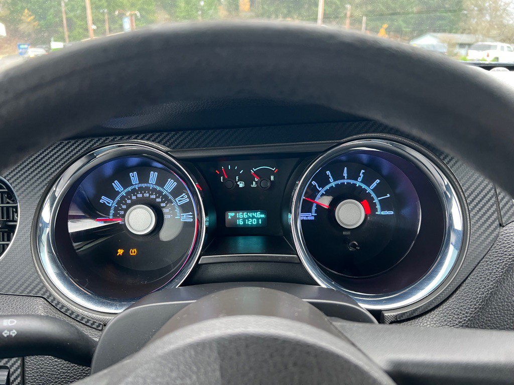 2010 Ford Mustang Image 39