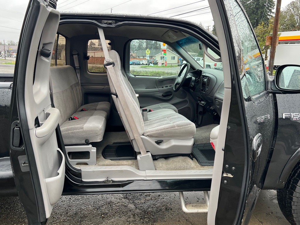 1997 Ford F-150 Image 32