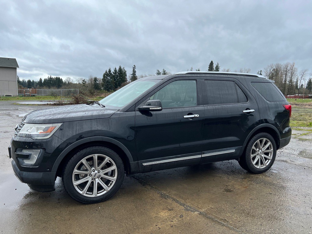 2017 Ford Explorer Image 2