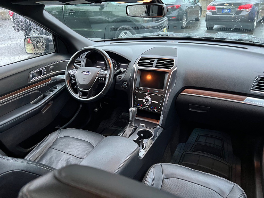 2017 Ford Explorer Image 29