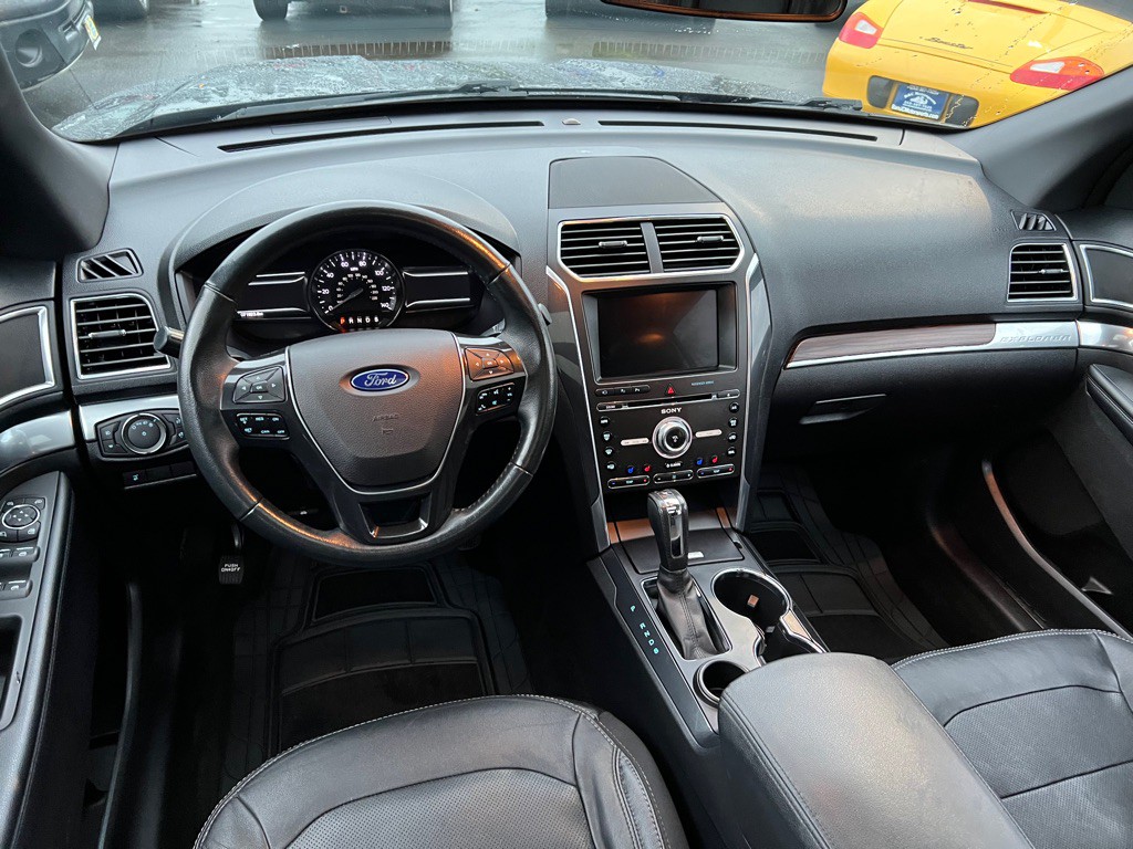 2017 Ford Explorer Image 33