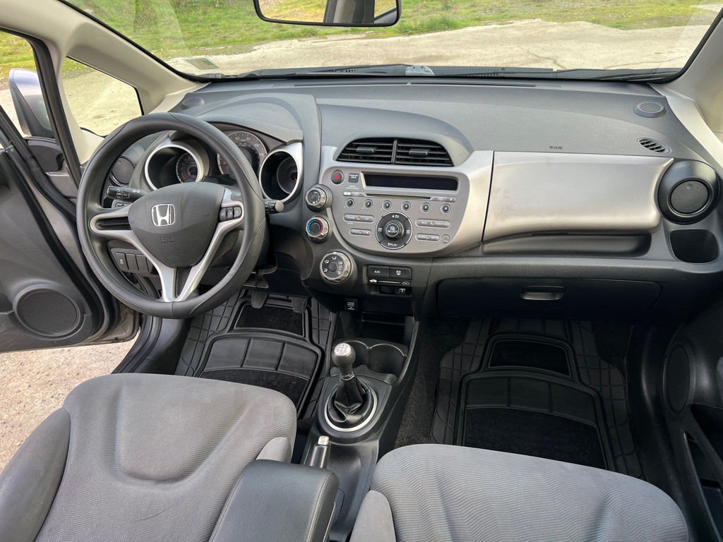 2012 Honda Fit Image 32