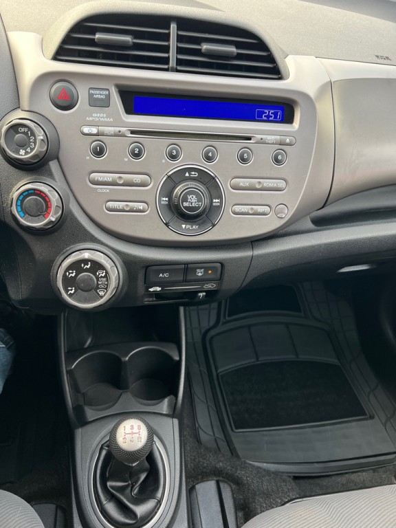 2012 Honda Fit Image 40