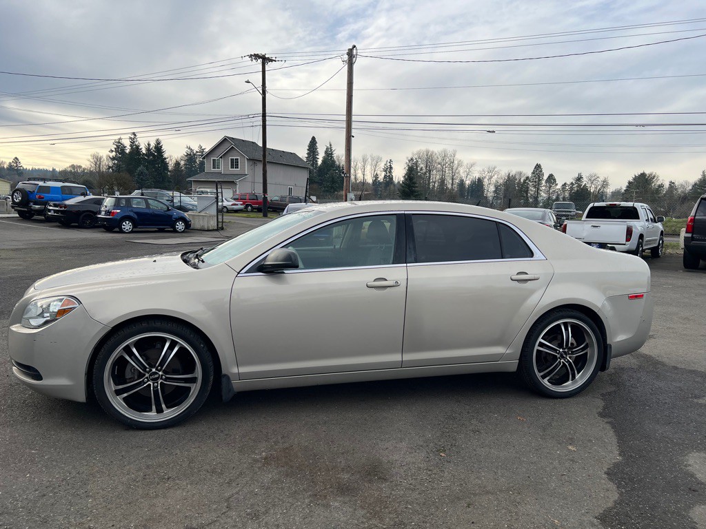 2011 Chevrolet Malibu Image 4