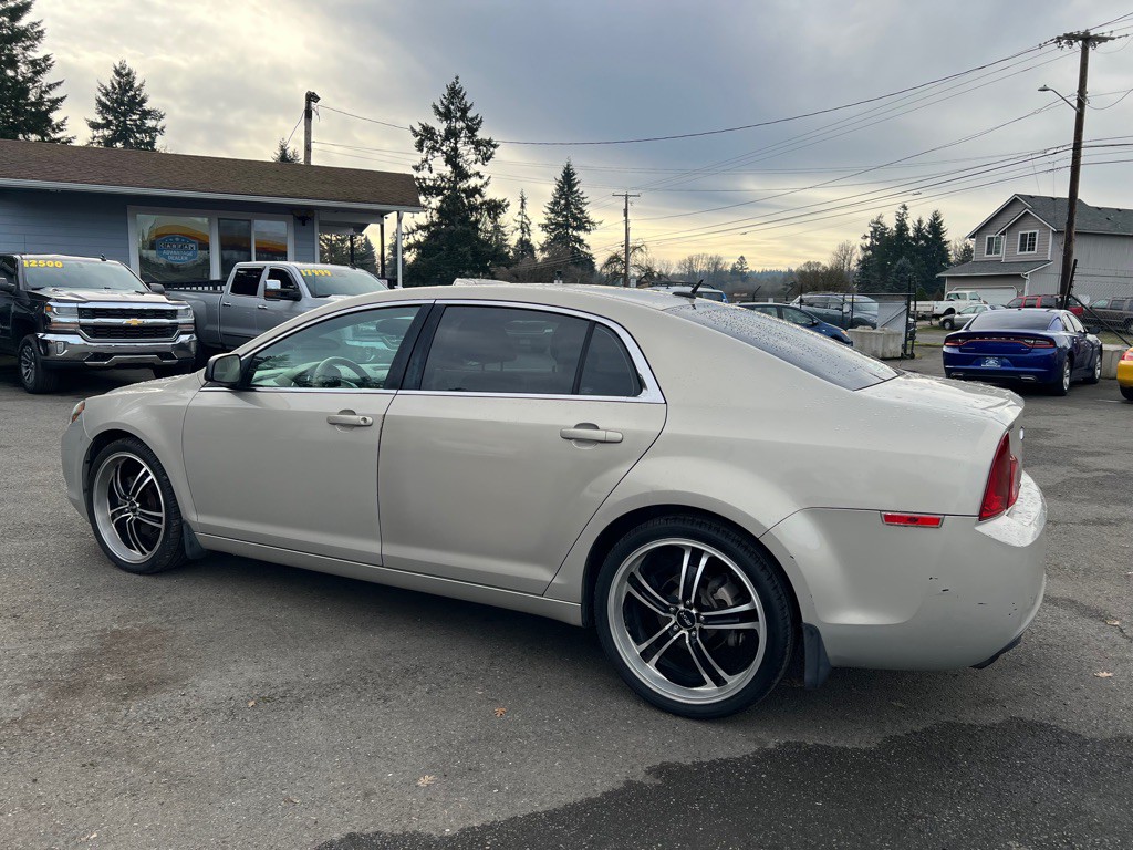 2011 Chevrolet Malibu Image 6