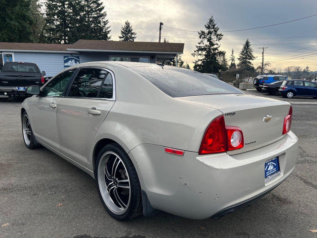 2011 Chevrolet Malibu Image 7