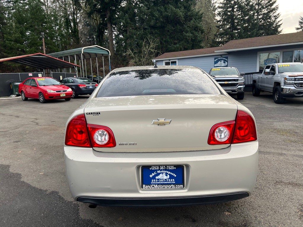 2011 Chevrolet Malibu Image 9