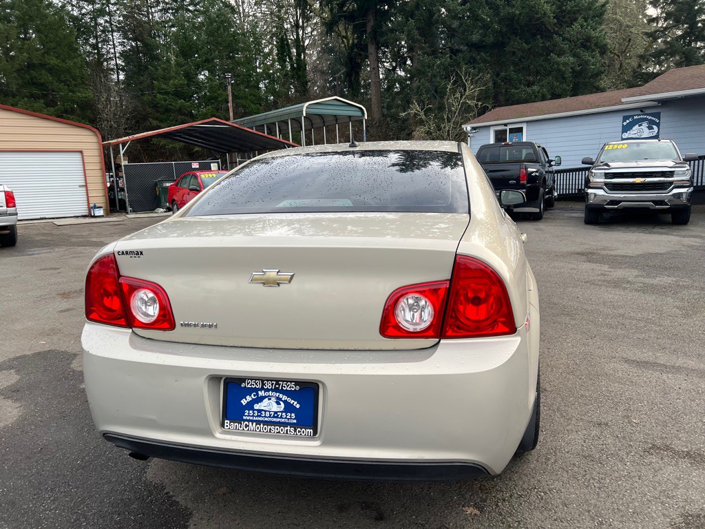 2011 Chevrolet Malibu Image 10