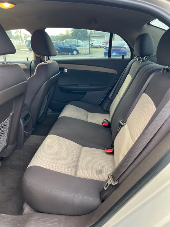 2011 Chevrolet Malibu Image 26