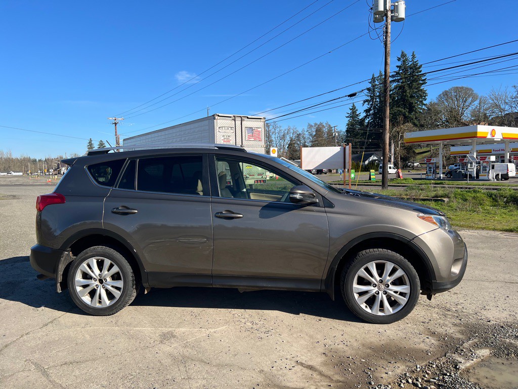 2015 Toyota Rav4 Image 13