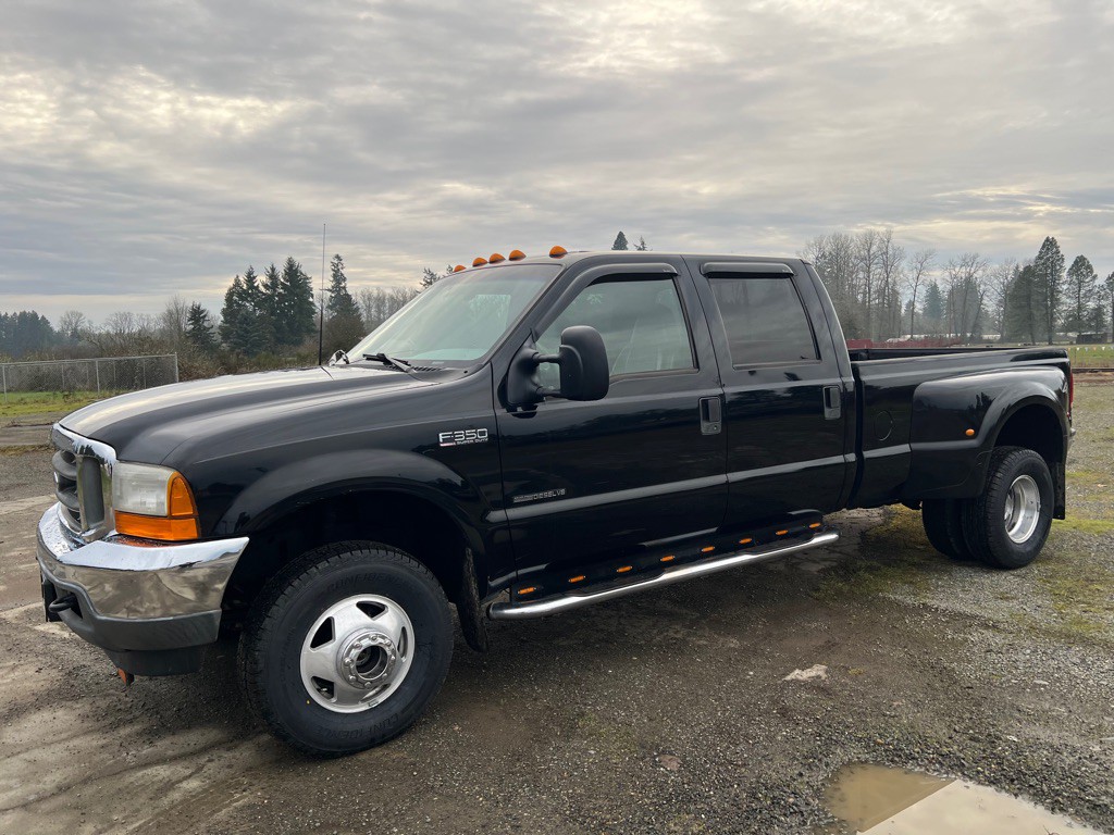 2001 Ford F-350 Image 2