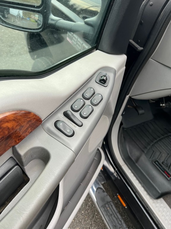 2001 Ford F-350 Image 38