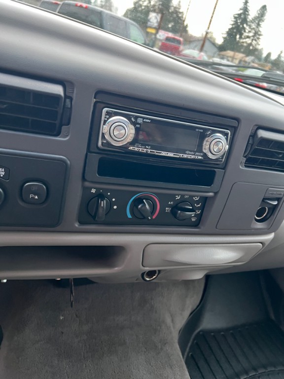 2001 Ford F-350 Image 42