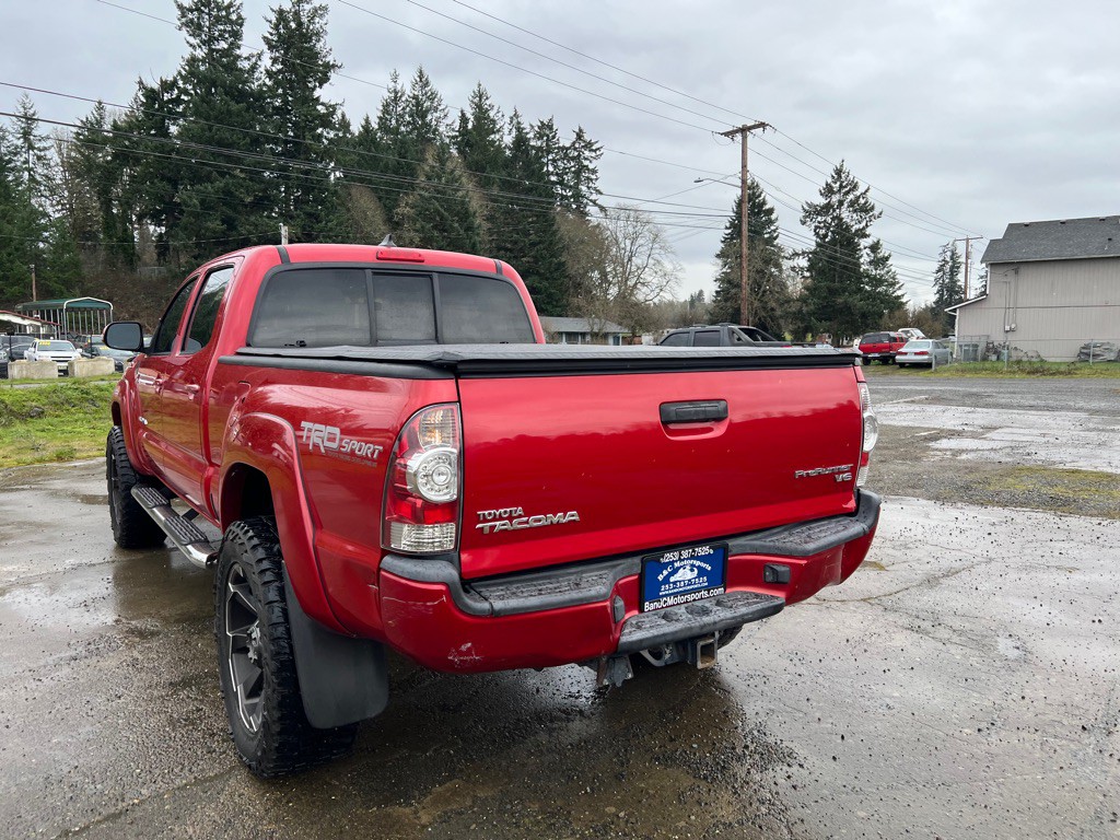 2015 Toyota Tacoma Image 8