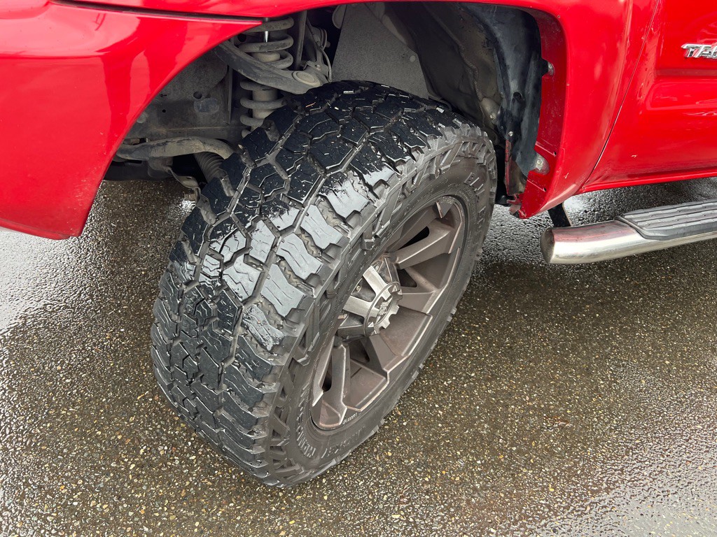 2015 Toyota Tacoma Image 26