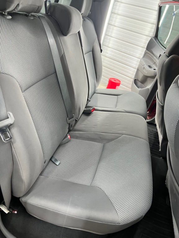 2015 Toyota Tacoma Image 34