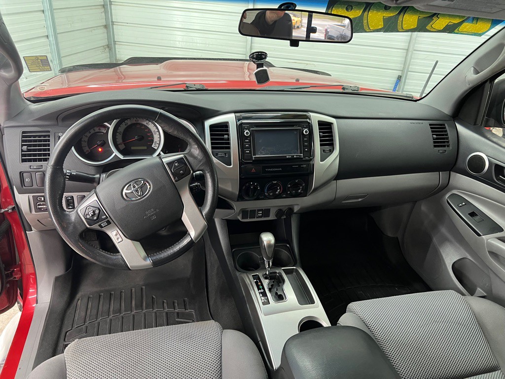 2015 Toyota Tacoma Image 36