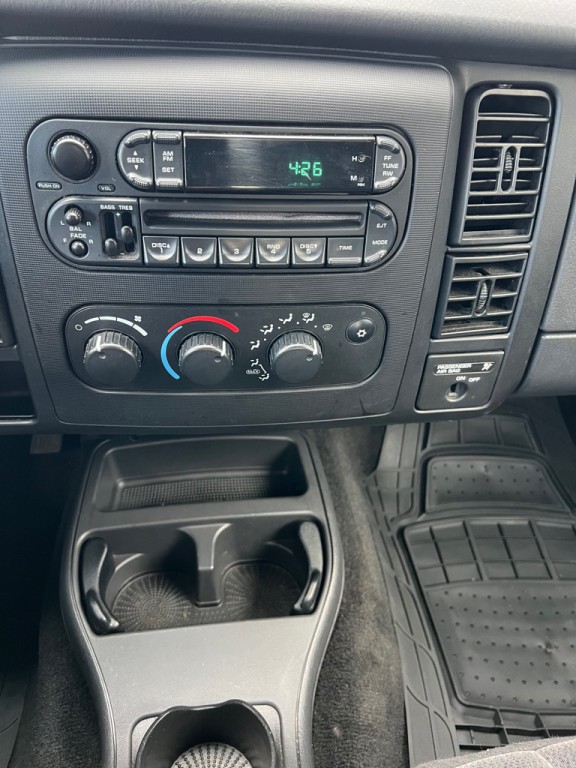 2003 Dodge Dakota Image 13