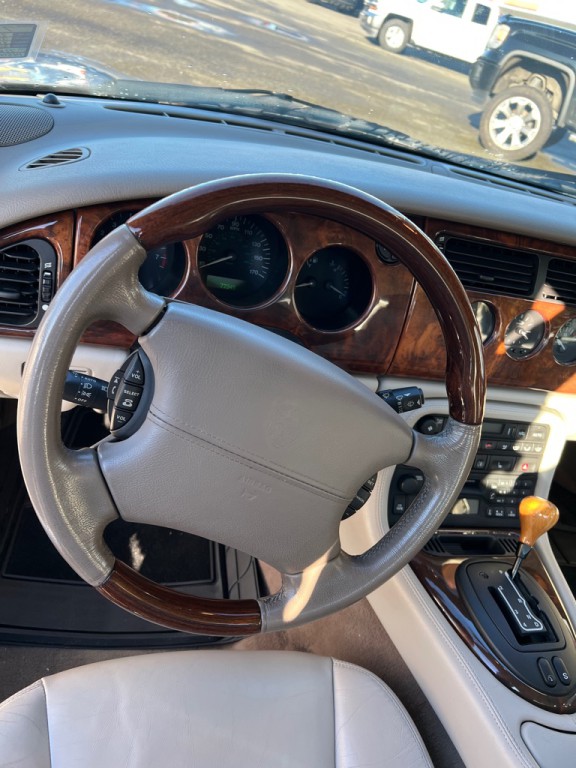 2001 Jaguar XK-Series Image 17