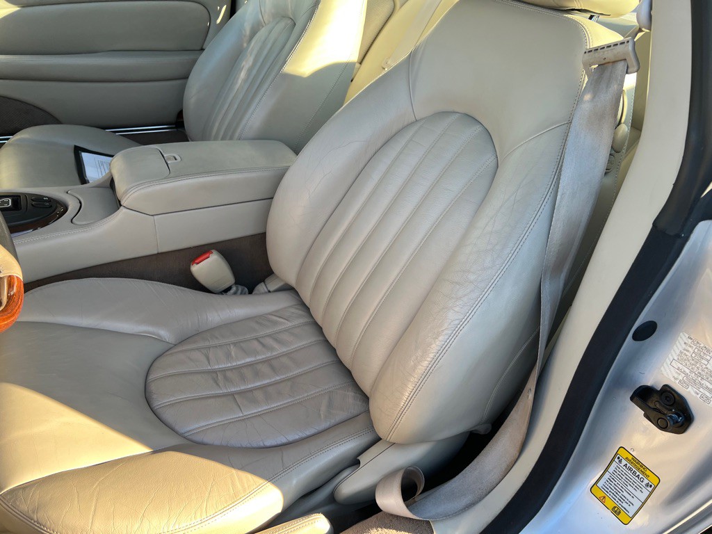 2001 Jaguar XK-Series Image 18