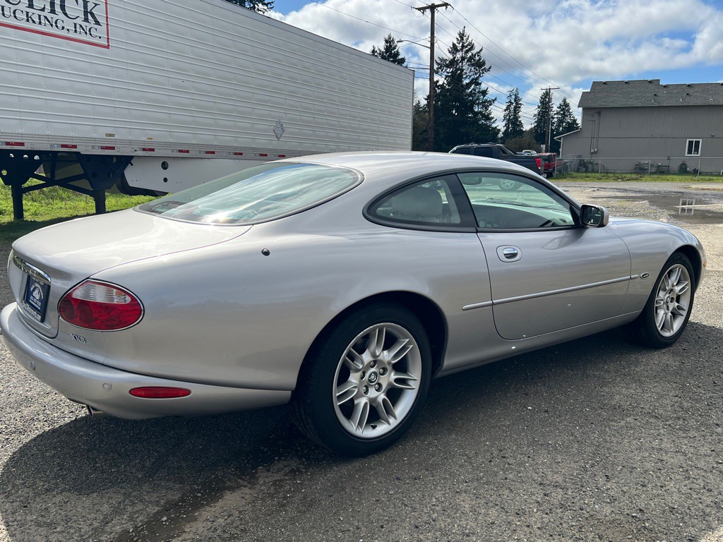 2001 Jaguar XK-Series Image 39