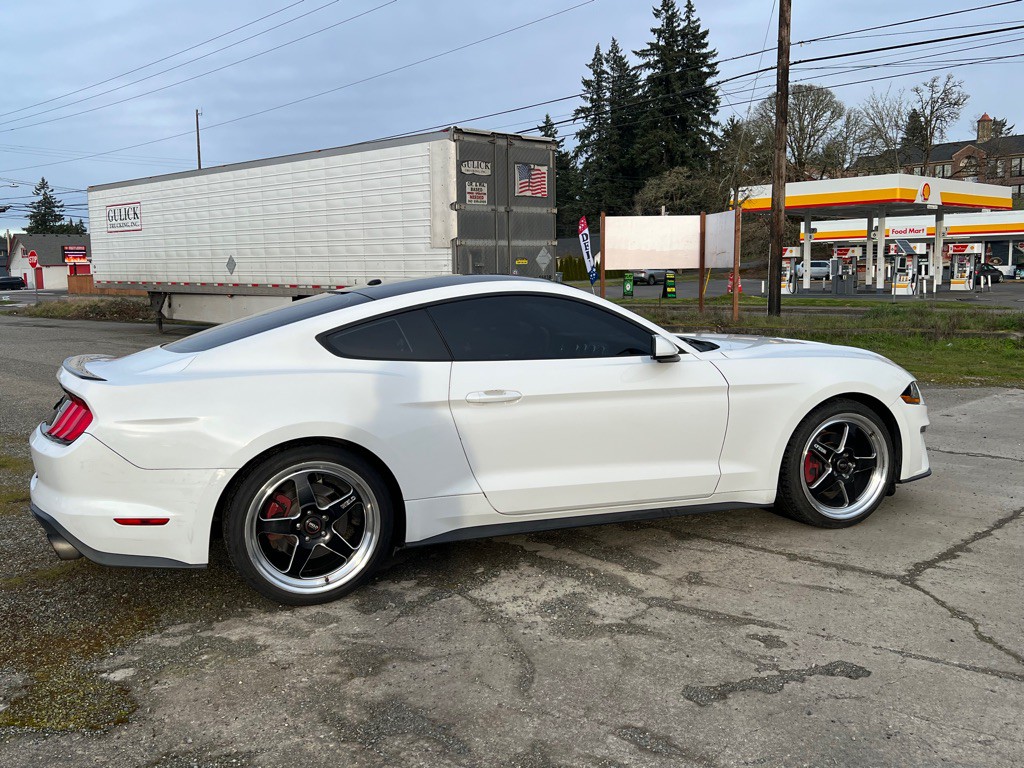 2020 Ford Mustang Image 12
