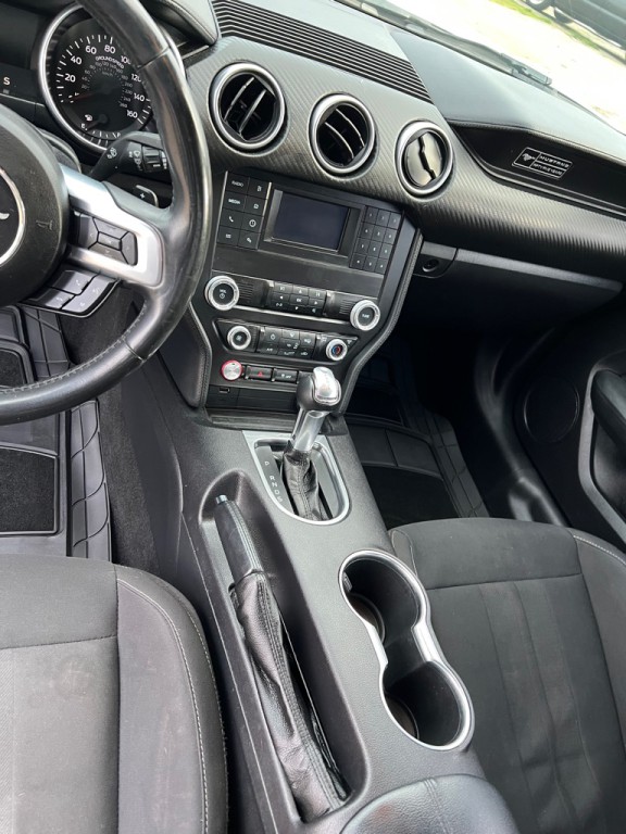 2020 Ford Mustang Image 22