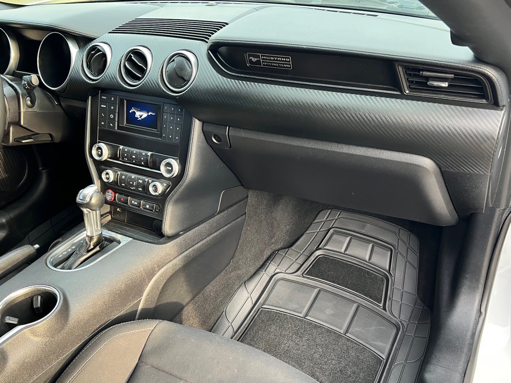 2020 Ford Mustang Image 29