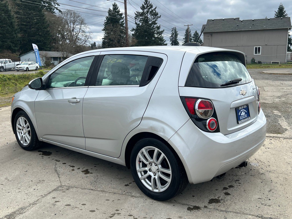 2016 Chevrolet Sonic Image 5
