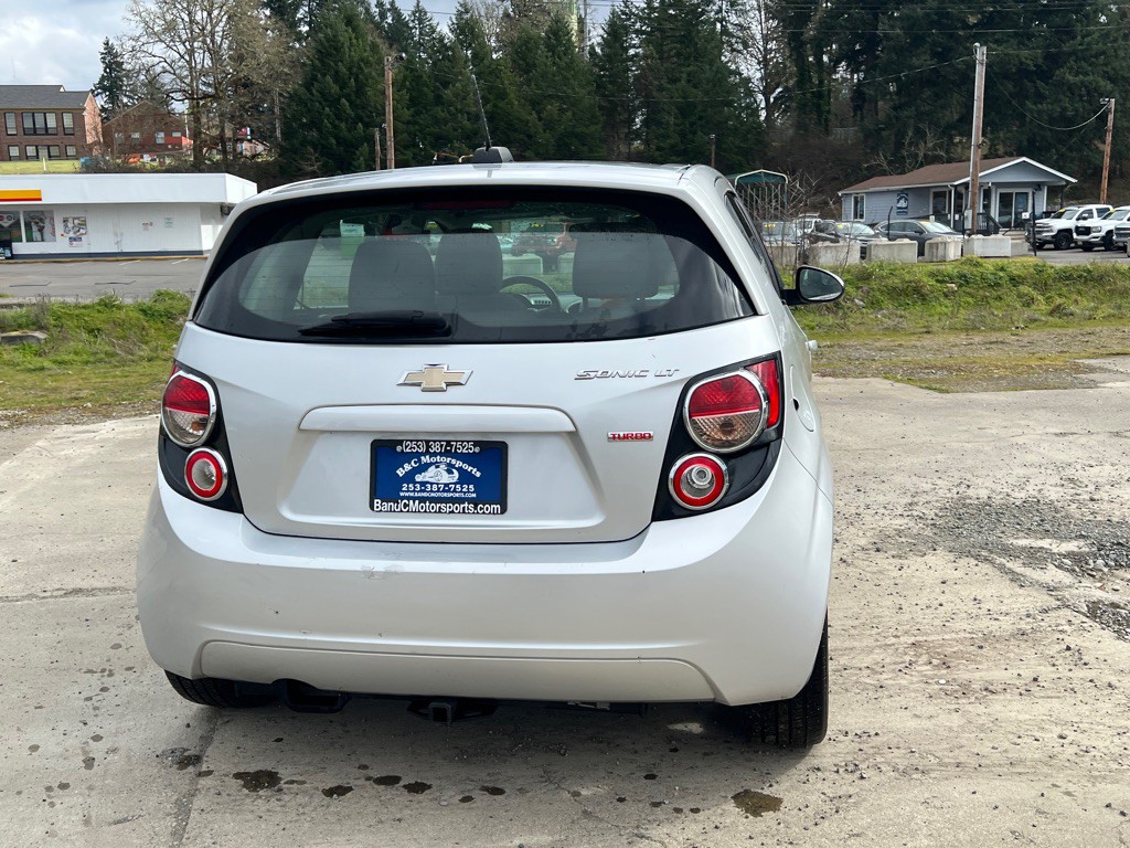 2016 Chevrolet Sonic Image 8