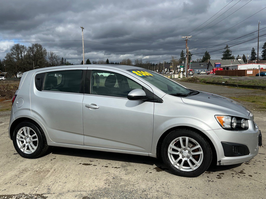 2016 Chevrolet Sonic Image 12