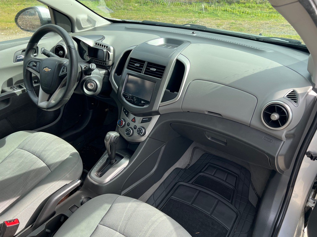 2016 Chevrolet Sonic Image 15