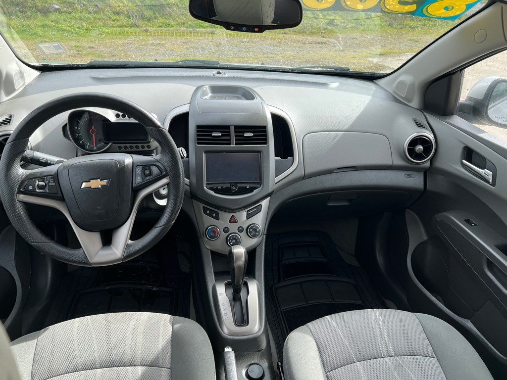 2016 Chevrolet Sonic Image 19