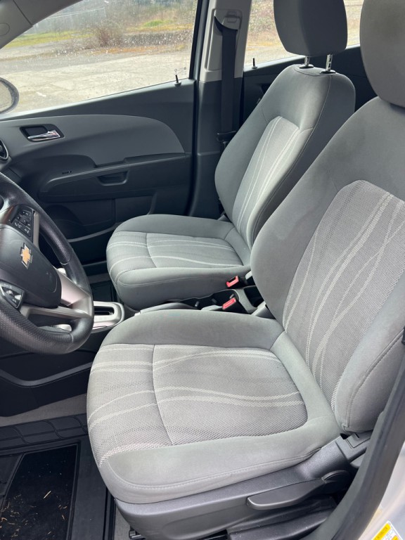 2016 Chevrolet Sonic Image 21