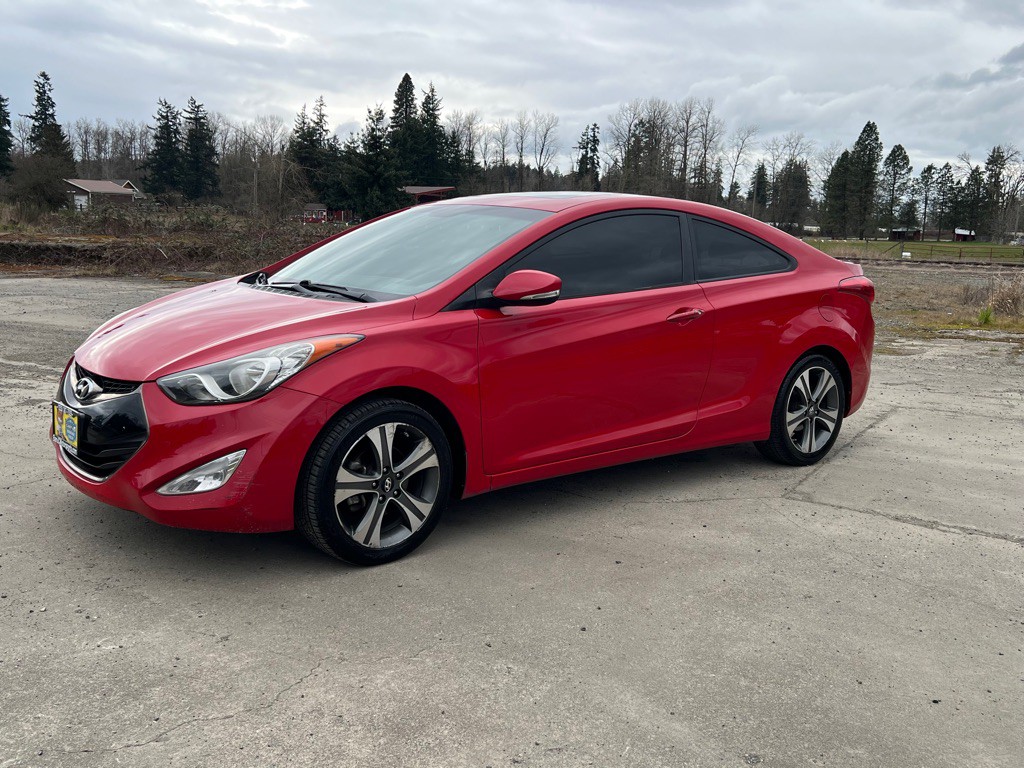 2013 Hyundai Elantra Image 1