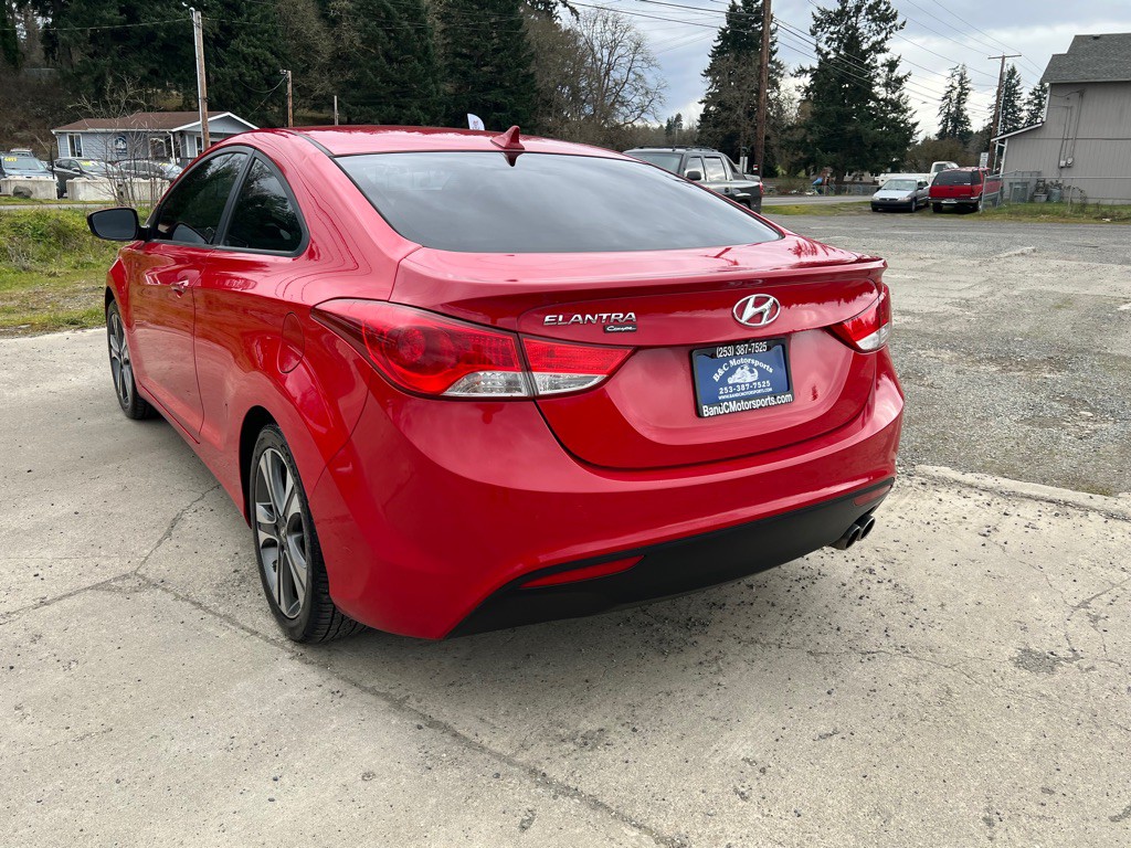 2013 Hyundai Elantra Image 3
