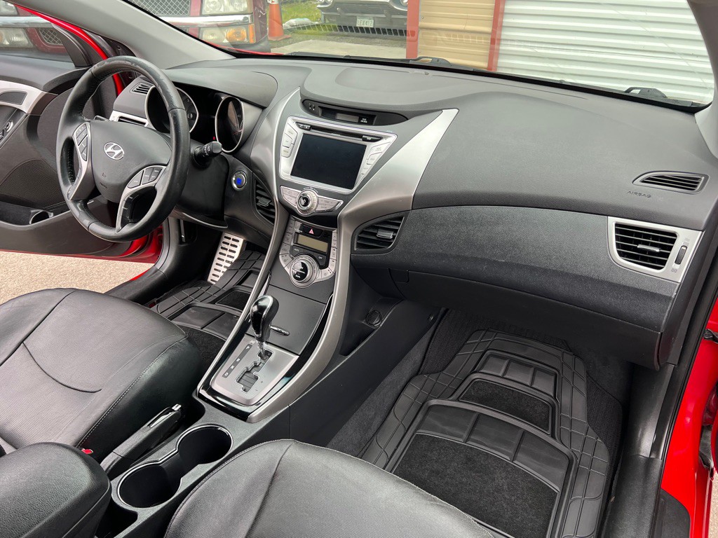 2013 Hyundai Elantra Image 11