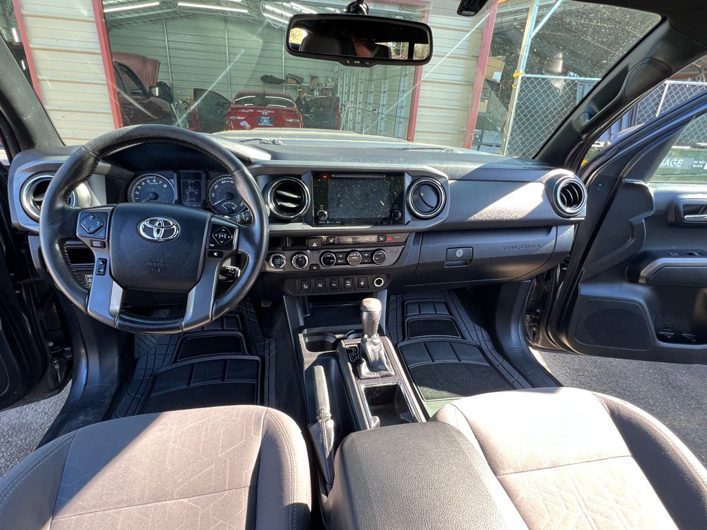 2016 Toyota Tacoma Image 15