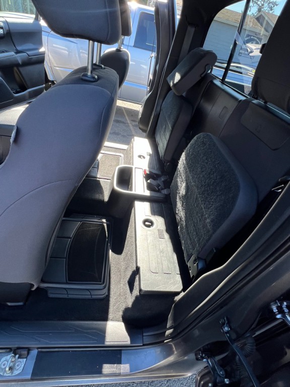 2016 Toyota Tacoma Image 17