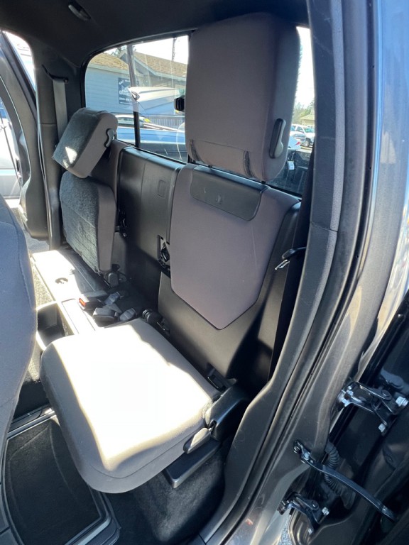 2016 Toyota Tacoma Image 20