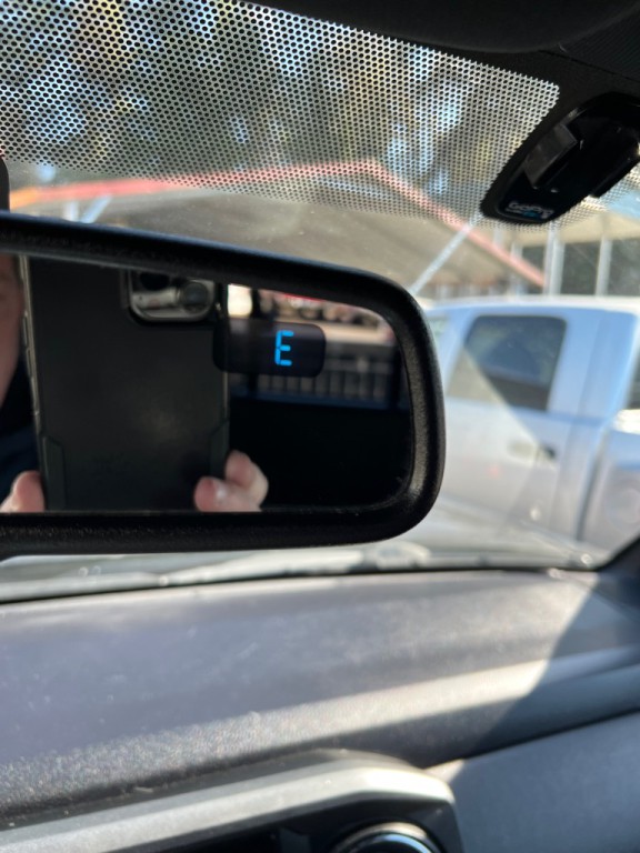 2016 Toyota Tacoma Image 24