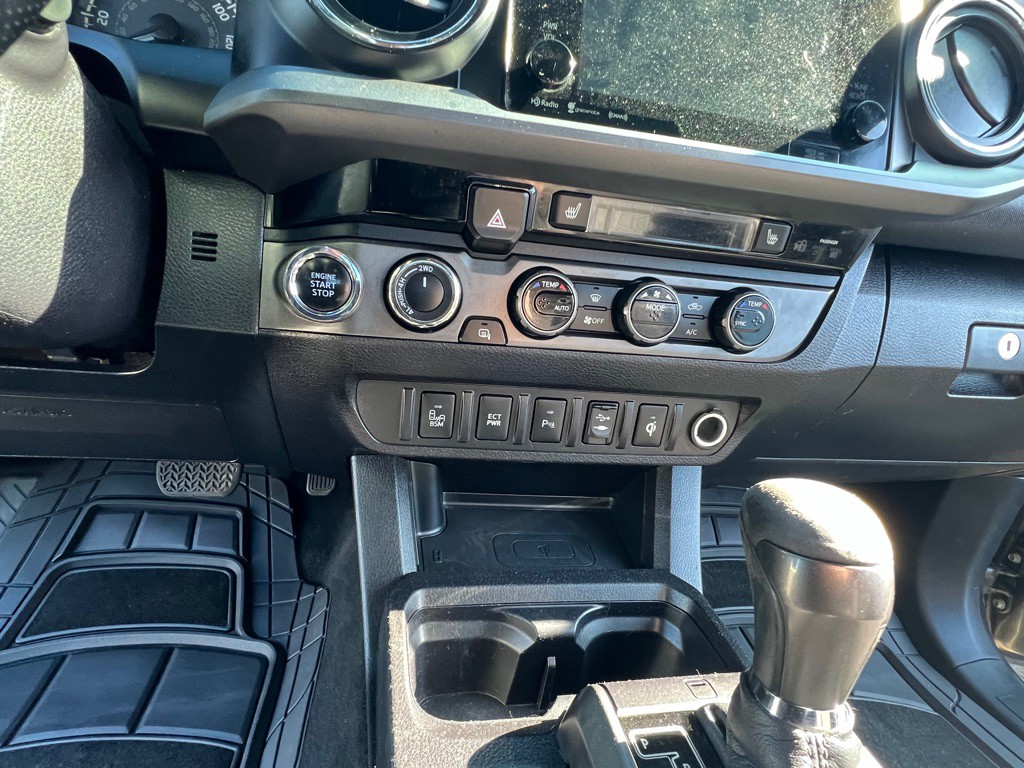 2016 Toyota Tacoma Image 27