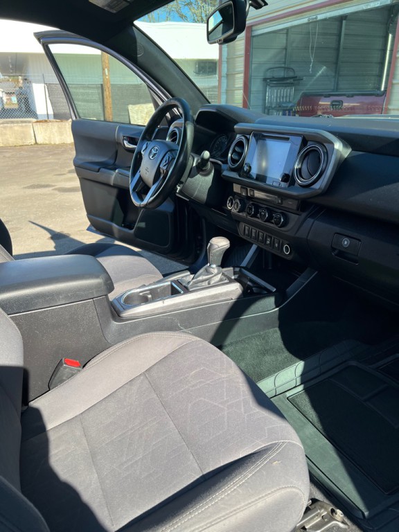 2016 Toyota Tacoma Image 31