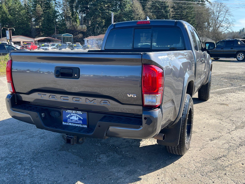2016 Toyota Tacoma Image 40
