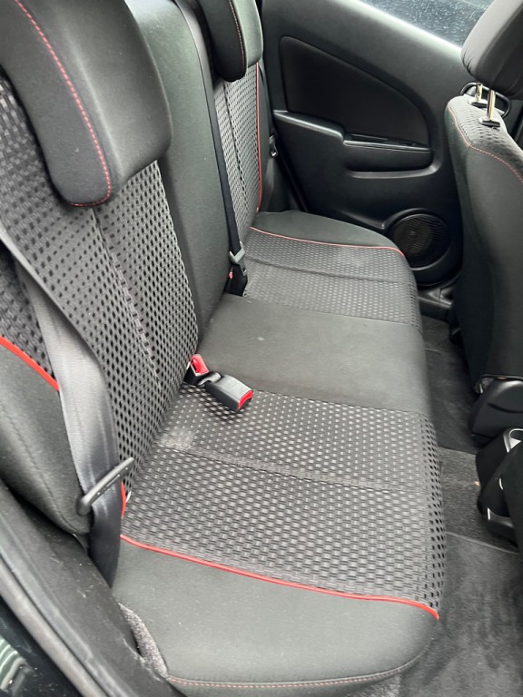 2014 Mazda Mazda2 Image 25